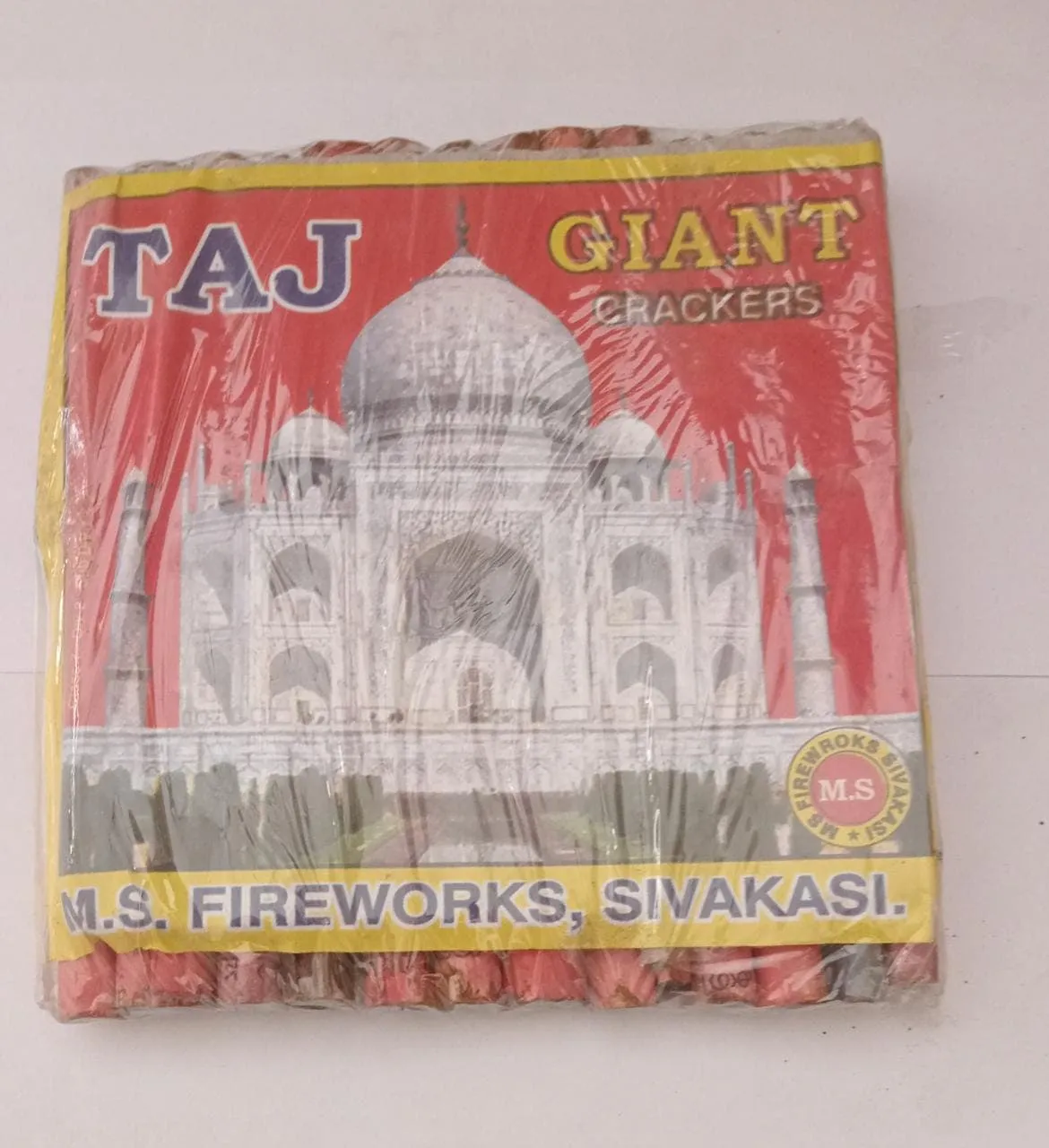 28 GIANT CRACKERS